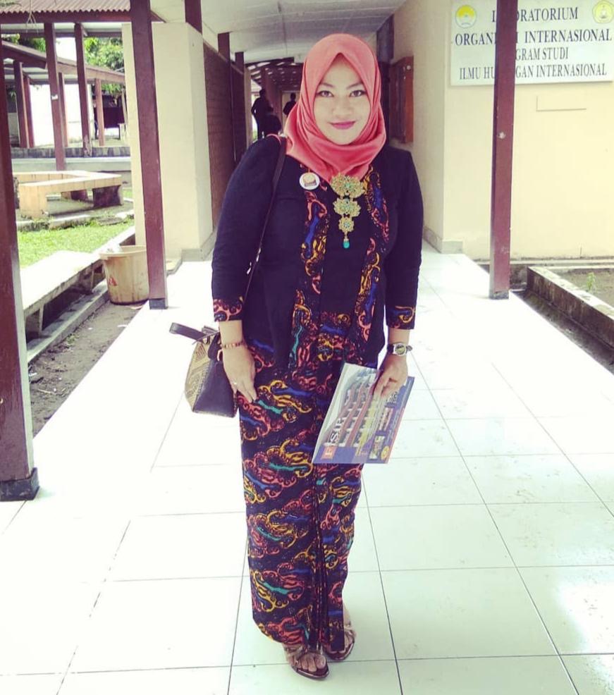 Dr. Fitria Widiyani Roosinda, S. Sos, M.Si