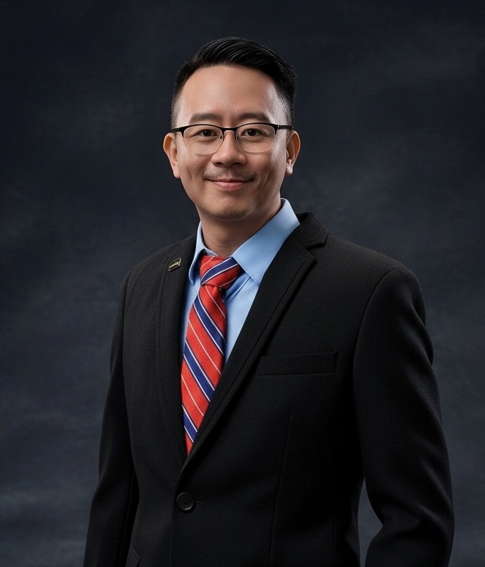 Dr. Kenneth Tze Lee Zui